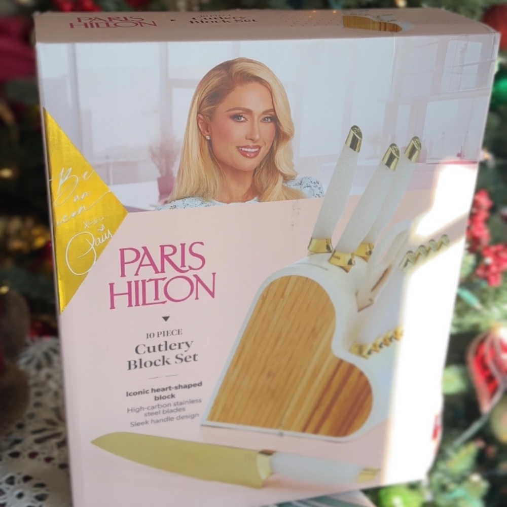 Paris Hilton 10-Piece Heart-Shaped Stainless Steel Knife Block Set, White New
